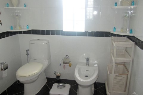 Haus in Pattaya, Thailand 5 Schlafzimmer № 22941 - Foto 12