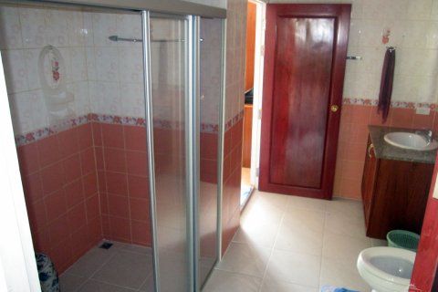 Haus in Pattaya, Thailand 4 Schlafzimmer № 22891 - Foto 13