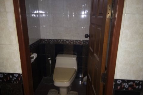 Haus in Bangkok, Thailand 4 Schlafzimmer № 21931