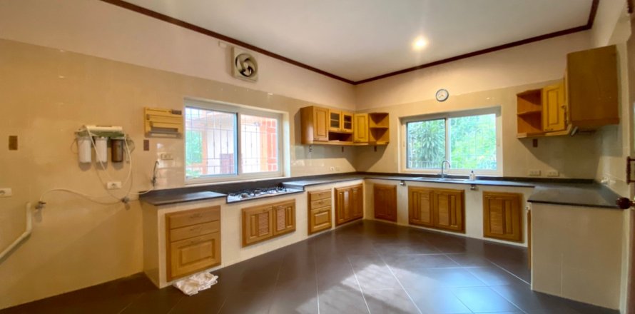 Haus in Pattaya, Thailand 4 Schlafzimmer № 22374