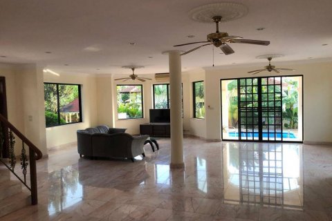 Haus in Pattaya, Thailand 4 Schlafzimmer № 21896