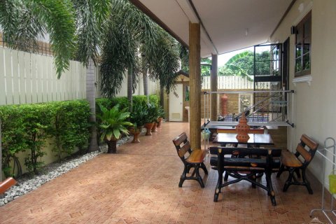 Haus in Pattaya, Thailand 5 Schlafzimmer № 22941 - Foto 29