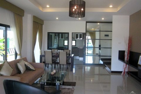 Haus in Pattaya, Thailand 4 Schlafzimmer № 22897 - Foto 5
