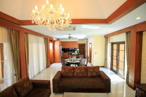 Haus in Pattaya, Thailand 5 Schlafzimmer № 24357 - Foto 18