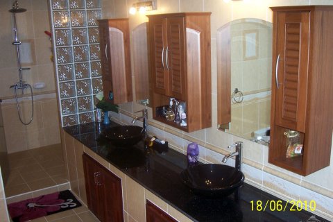 Haus in Pattaya, Thailand 4 Schlafzimmer № 22974 - Foto 2