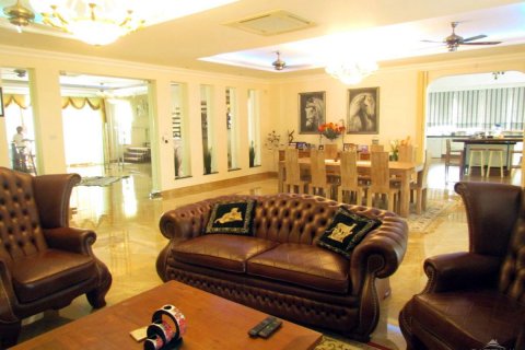 Haus in Pattaya, Thailand 4 Schlafzimmer № 20514 - Foto 19