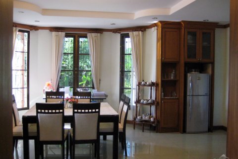 Haus in Pattaya, Thailand 5 Schlafzimmer № 23823 - Foto 2