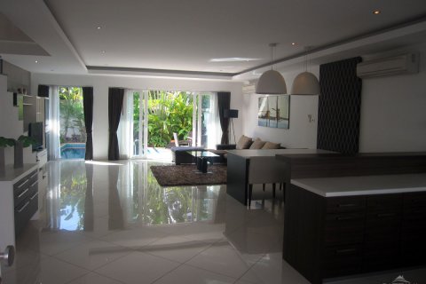 Haus in Pattaya, Thailand 4 Schlafzimmer № 22599 - Foto 2