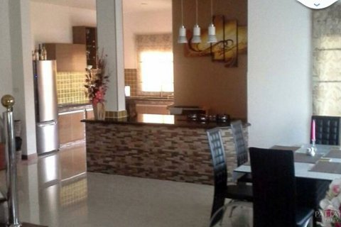 Haus in Pattaya, Thailand 4 Schlafzimmer № 24314 - Foto 4