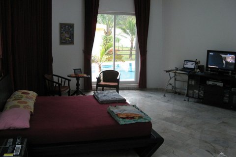 Haus in Pattaya, Thailand 5 Schlafzimmer № 23095 - Foto 15