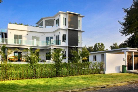 Haus in Pattaya, Thailand 4 Schlafzimmer № 22156 - Foto 21