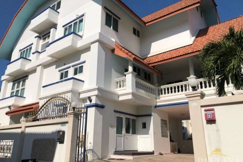 Haus in Pattaya, Thailand 9 Schlafzimmer № 21646 - Foto 2