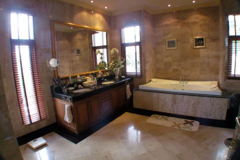Haus in Pattaya, Thailand 4 Schlafzimmer № 23444 - Foto 17