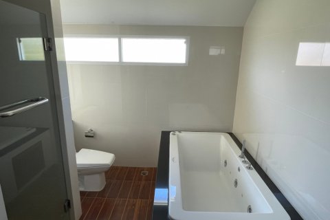 Haus in Pattaya, Thailand 5 Schlafzimmer № 22412 - Foto 13
