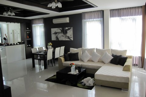 Haus in Pattaya, Thailand 4 Schlafzimmer № 23289 - Foto 6