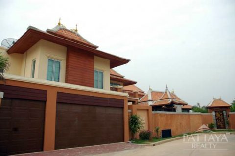 Haus in Pattaya, Thailand 5 Schlafzimmer № 24342 - Foto 4