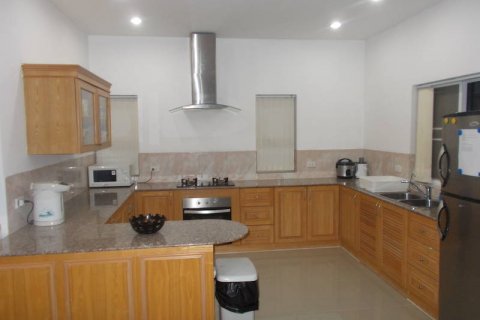 Haus in Pattaya, Thailand 4 Schlafzimmer № 22172 - Foto 26