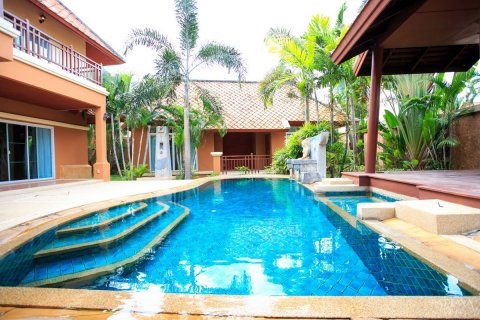 Haus in Pattaya, Thailand 5 Schlafzimmer № 24360 - Foto 7