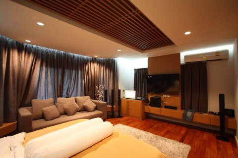 Haus in Pattaya, Thailand 5 Schlafzimmer № 22396 - Foto 17