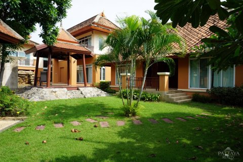 Haus in Pattaya, Thailand 5 Schlafzimmer № 24359 - Foto 2