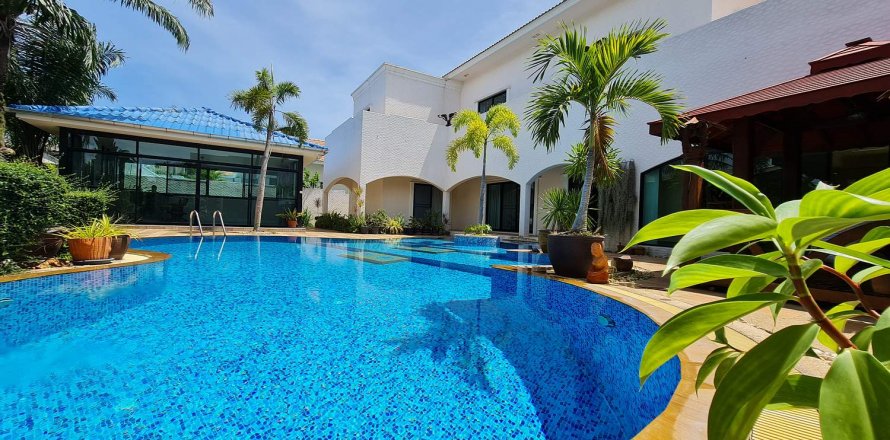 Haus in Pattaya, Thailand 6 Schlafzimmer № 22401