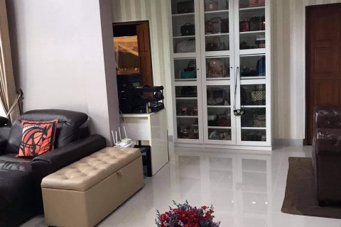 Haus in Pattaya, Thailand 4 Schlafzimmer № 22348 - Foto 9