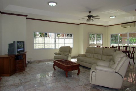 Haus in Pattaya, Thailand 3 Schlafzimmer № 23491 - Foto 3