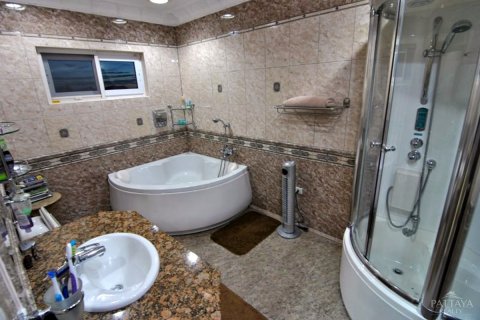 Haus in Pattaya, Thailand 5 Schlafzimmer № 23417 - Foto 24