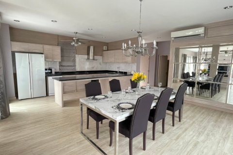 Haus in Pattaya, Thailand 4 Schlafzimmer № 22408 - Foto 5