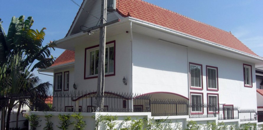 Haus in Pattaya, Thailand 5 Schlafzimmer № 23400