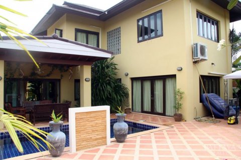 Haus in Pattaya, Thailand 4 Schlafzimmer № 24381 - Foto 10