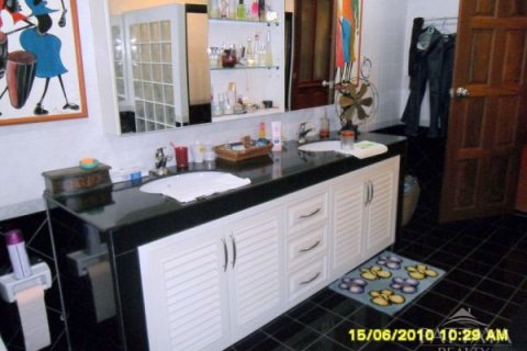 Haus in Pattaya, Thailand 3 Schlafzimmer № 22936 - Foto 21