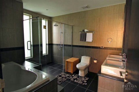 Haus in Pattaya, Thailand 4 Schlafzimmer № 23506