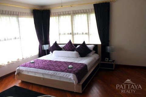 Haus in Pattaya, Thailand 4 Schlafzimmer № 23643