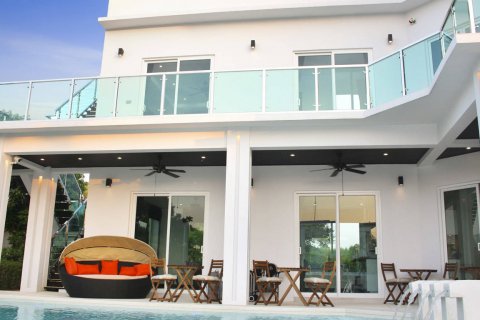 Haus in Pattaya, Thailand 4 Schlafzimmer № 22156 - Foto 19