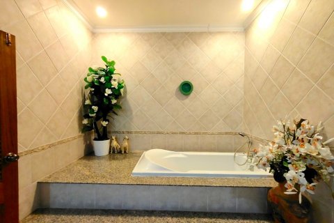 Haus in Pattaya, Thailand 4 Schlafzimmer № 29165 - Foto 11