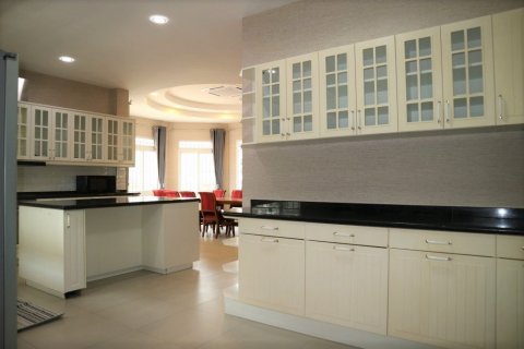 Haus in Pattaya, Thailand 5 Schlafzimmer № 36366 - Foto 12