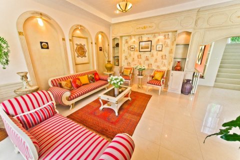 Haus in Bang Sare, Thailand 8 Schlafzimmer № 35345 - Foto 11