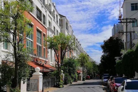 Off-Plan Baan Klang Krung (British Town - Thonglor) in Bangkok, Thailand № 43245 - Foto 5