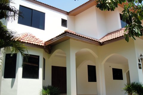 Haus in Pattaya, Thailand 4 Schlafzimmer № 45431 - Foto 3