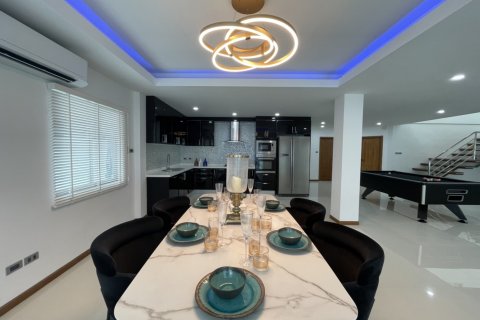 Haus auf Jomtien Beach, Pattaya, Thailand 4 Schlafzimmer № 23856 - Foto 3