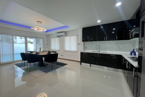 Haus auf Jomtien Beach, Pattaya, Thailand 4 Schlafzimmer № 23856 - Foto 7