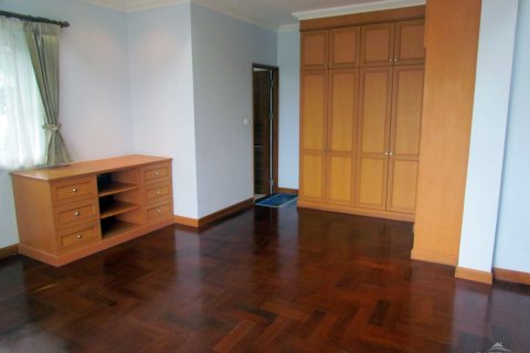 Haus in Pattaya, Thailand 4 Schlafzimmer № 45516 - Foto 11
