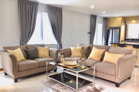 Haus in Pattaya, Thailand 4 Schlafzimmer № 45523 - Foto 12