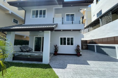 Haus in Pattaya, Thailand 4 Schlafzimmer № 45480