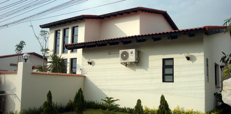 Haus in Pattaya, Thailand 5 Schlafzimmer № 45493