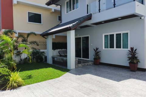 Haus in Pattaya, Thailand 4 Schlafzimmer № 45480 - Foto 2