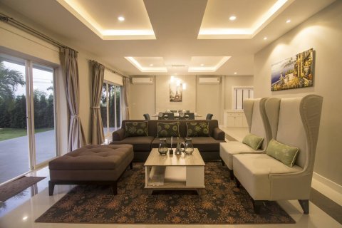 Haus in Pattaya, Thailand 5 Schlafzimmer № 45536 - Foto 14