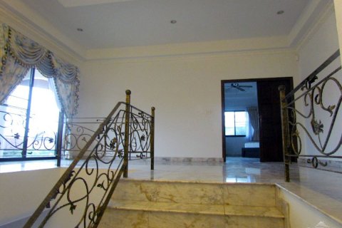 Haus in Pattaya, Thailand 4 Schlafzimmer № 45430 - Foto 27