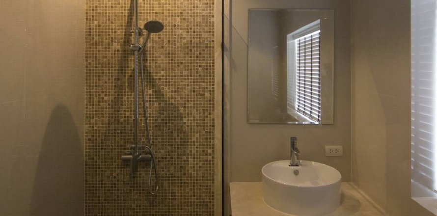 Haus in Pattaya, Thailand 5 Schlafzimmer № 45536